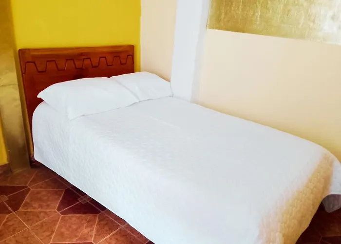 Golden * Cuzco